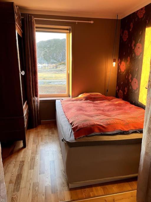 Sjarmerende Hus Med Orkesterplass Til Hav Og Fjell Stave 외부 사진