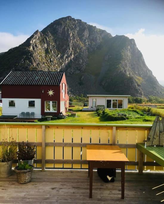 Sjarmerende Hus Med Orkesterplass Til Hav Og Fjell Stave 외부 사진